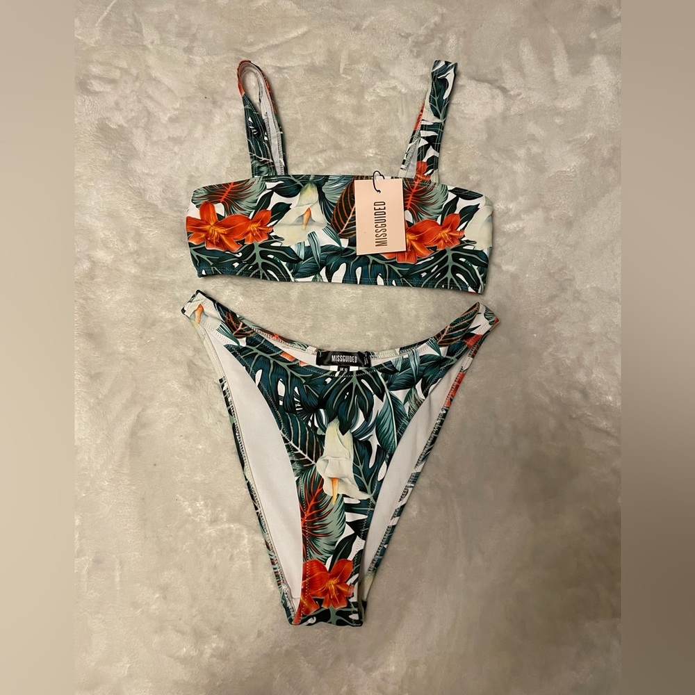 ❗️6 for $20❗️NWT MIssguided Tropical Bikini Set
